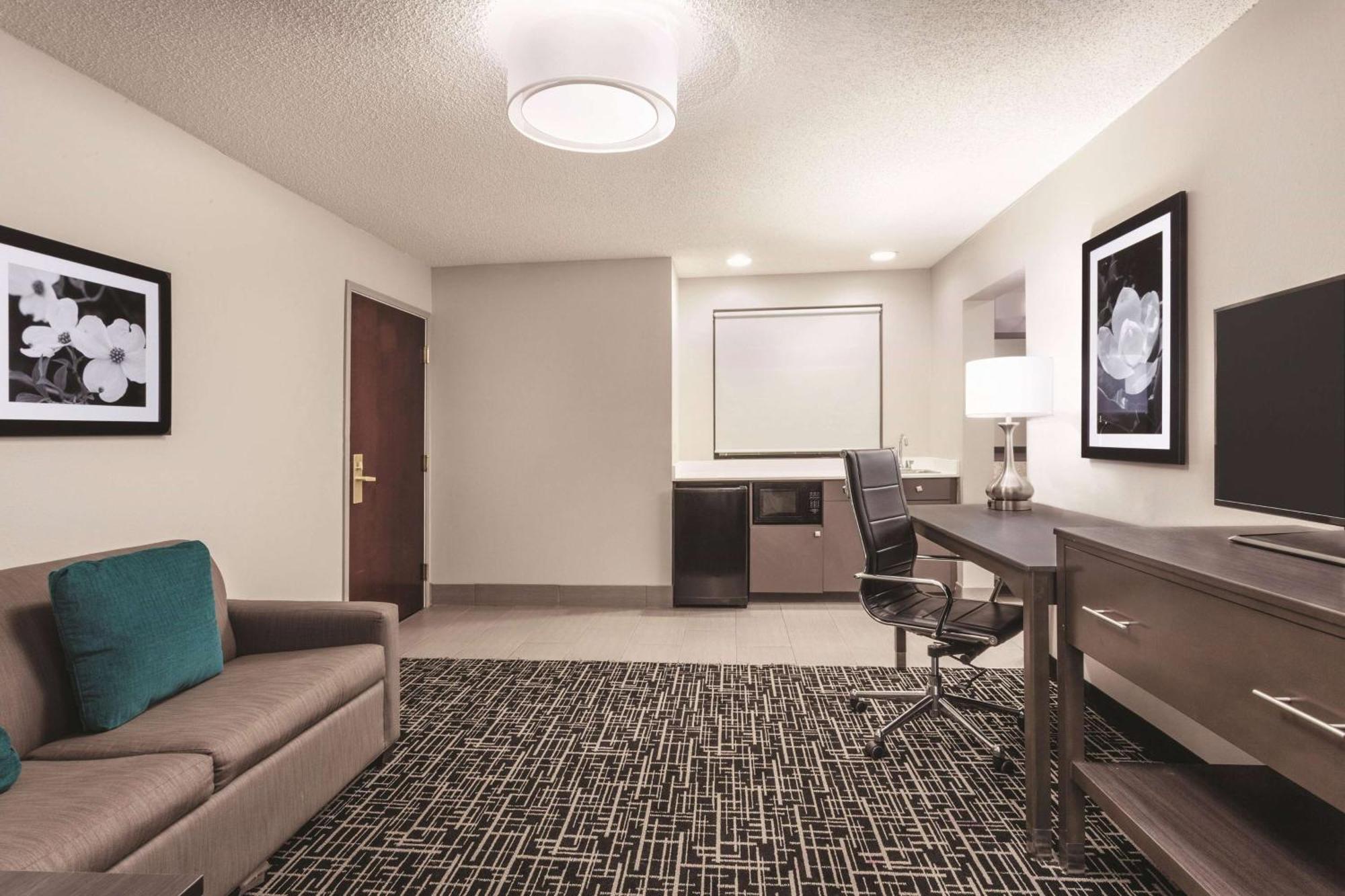 Hotel La Quinta By Wyndham Covington Extérieur photo